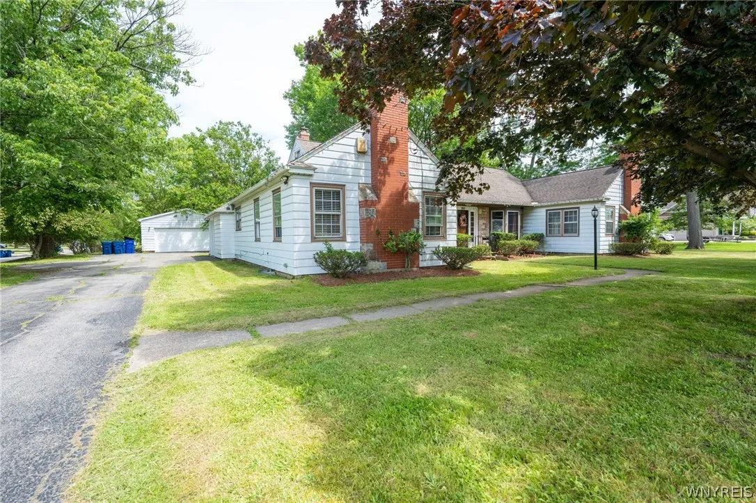 260 South Forest Road, Amherst, New York 14221, Amherst, New York 14221, 4 Bedrooms Bedrooms, 14 Rooms Rooms,3 BathroomsBathrooms,Residential,For Sale,260 South Forest Road, Amherst, New York 14221,0,B1695344