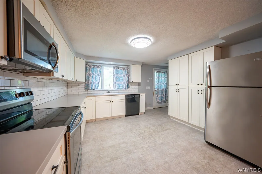 260 South Forest Road, Amherst, New York 14221, Amherst, New York 14221, 4 Bedrooms Bedrooms, 14 Rooms Rooms,3 BathroomsBathrooms,Residential,For Sale,260 South Forest Road, Amherst, New York 14221,0,B1695344