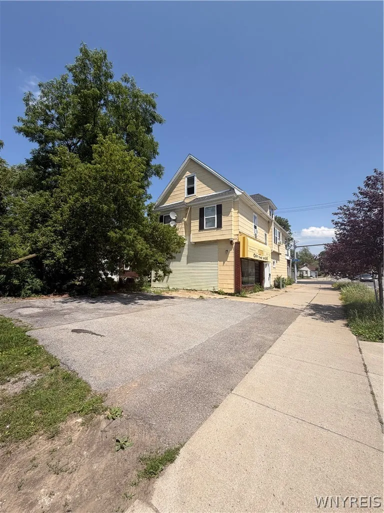 154 Niagara Falls Boulevard, Tonawanda, New York 1, Tonawanda, New York 14223, 4 Bedrooms Bedrooms, ,1 BathroomBathrooms,Residential,For Sale,154 Niagara Falls Boulevard, Tonawanda, New York 1,0,B1695358