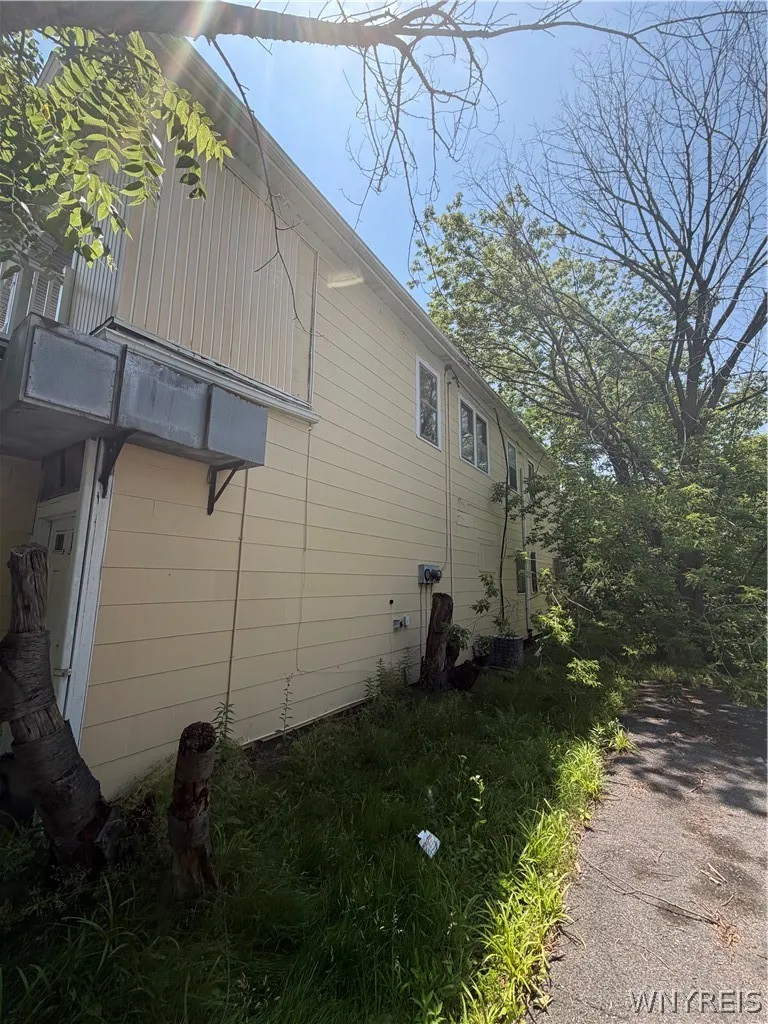 154 Niagara Falls Boulevard, Tonawanda, New York 1, Tonawanda, New York 14223, 4 Bedrooms Bedrooms, ,1 BathroomBathrooms,Residential,For Sale,154 Niagara Falls Boulevard, Tonawanda, New York 1,0,B1695358