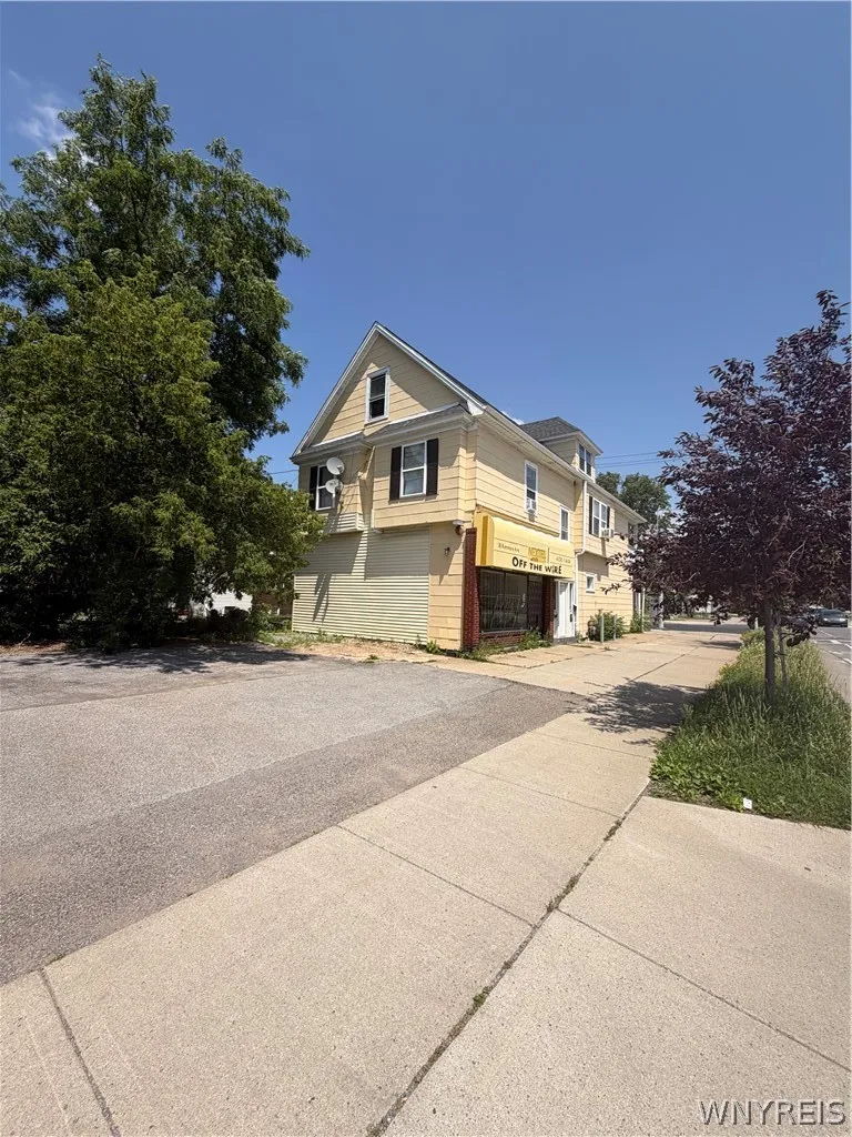 154 Niagara Falls Boulevard, Tonawanda, New York 1, Tonawanda, New York 14223, 4 Bedrooms Bedrooms, ,1 BathroomBathrooms,Residential,For Sale,154 Niagara Falls Boulevard, Tonawanda, New York 1,0,B1695358
