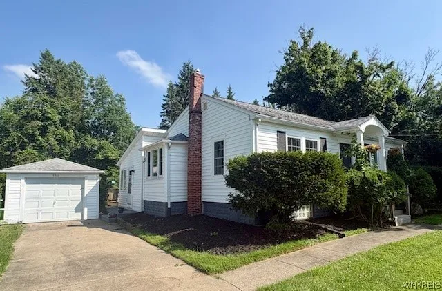 5201 Scranton Road, Hamburg, New York 14075, Hamburg, New York 14075, 2 Bedrooms Bedrooms, 5 Rooms Rooms,1 BathroomBathrooms,Residential,For Sale,5201 Scranton Road, Hamburg, New York 14075,0,B1695393