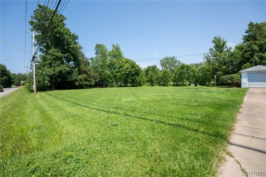 5201 Scranton Road, Hamburg, New York 14075, Hamburg, New York 14075, 2 Bedrooms Bedrooms, 5 Rooms Rooms,1 BathroomBathrooms,Residential,For Sale,5201 Scranton Road, Hamburg, New York 14075,0,B1695393