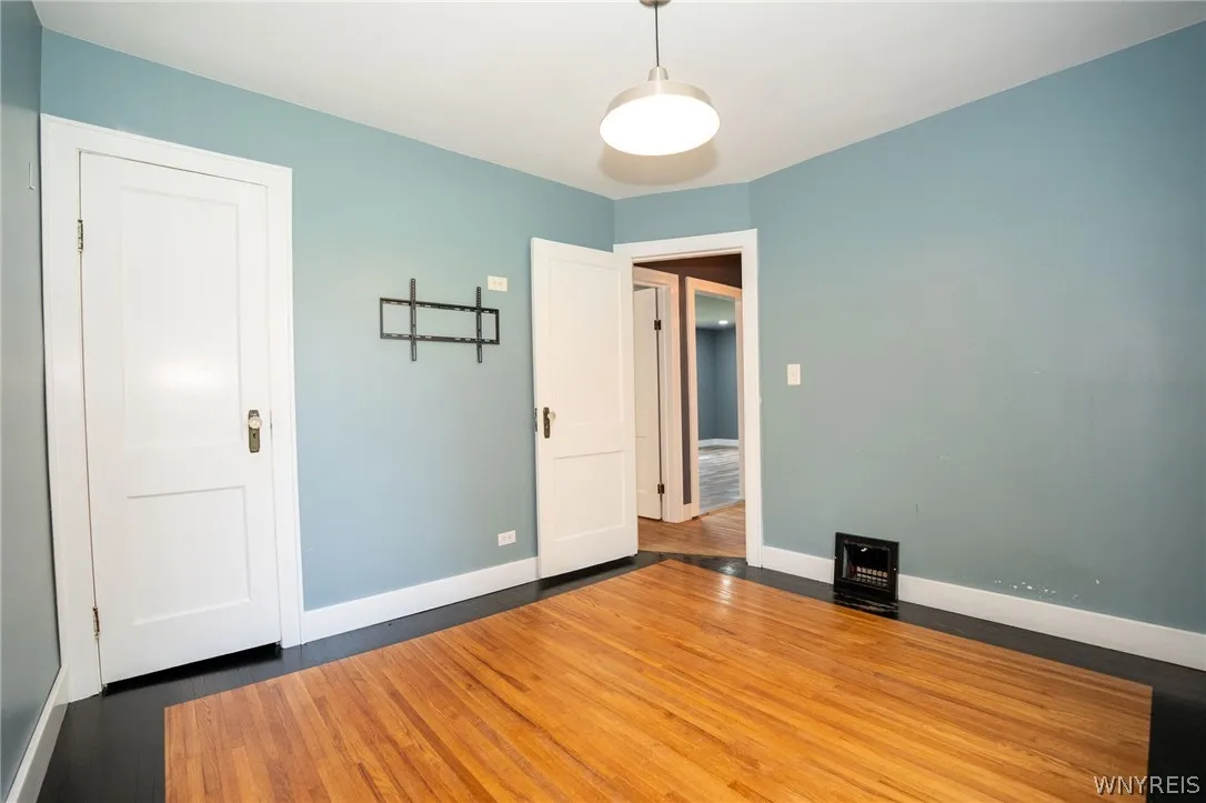 5201 Scranton Road, Hamburg, New York 14075, Hamburg, New York 14075, 2 Bedrooms Bedrooms, 5 Rooms Rooms,1 BathroomBathrooms,Residential,For Sale,5201 Scranton Road, Hamburg, New York 14075,0,B1695393