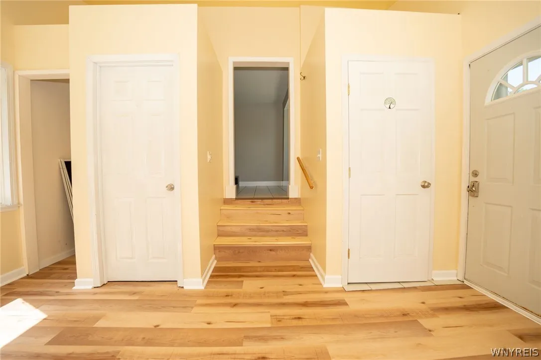 5201 Scranton Road, Hamburg, New York 14075, Hamburg, New York 14075, 2 Bedrooms Bedrooms, 5 Rooms Rooms,1 BathroomBathrooms,Residential,For Sale,5201 Scranton Road, Hamburg, New York 14075,0,B1695393