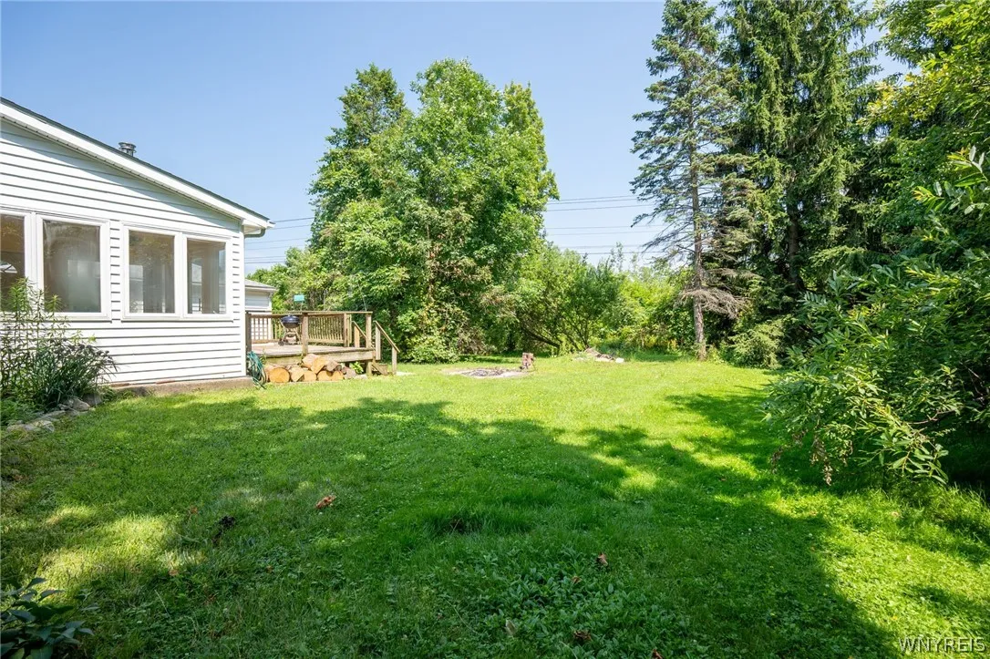 5201 Scranton Road, Hamburg, New York 14075, Hamburg, New York 14075, 2 Bedrooms Bedrooms, 5 Rooms Rooms,1 BathroomBathrooms,Residential,For Sale,5201 Scranton Road, Hamburg, New York 14075,0,B1695393