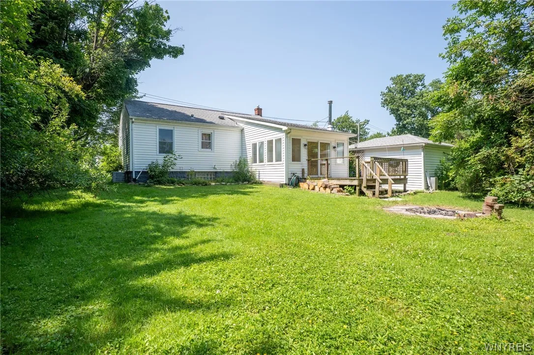 5201 Scranton Road, Hamburg, New York 14075, Hamburg, New York 14075, 2 Bedrooms Bedrooms, 5 Rooms Rooms,1 BathroomBathrooms,Residential,For Sale,5201 Scranton Road, Hamburg, New York 14075,0,B1695393