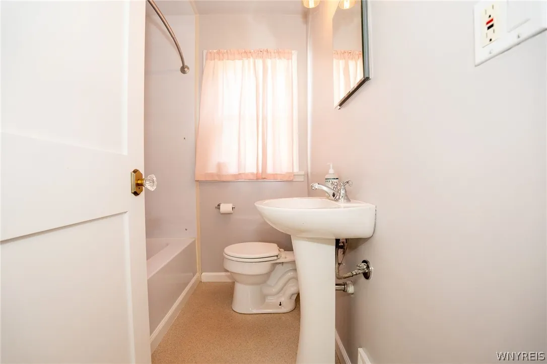 Full Bathroom