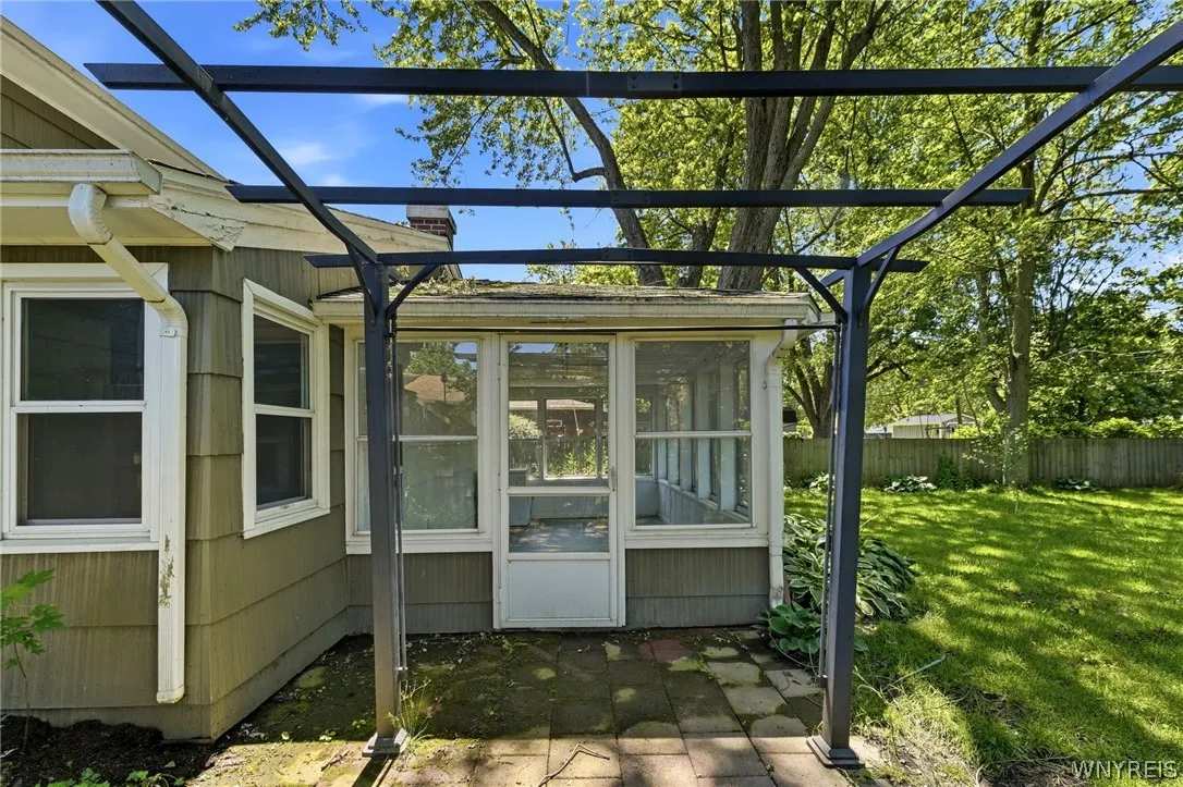 10 Cottonwood Drive, Amherst, New York 14221, Amherst, New York 14221, 3 Bedroom Bedrooms, 7 Room Rooms,1 BathroomBathrooms,Residential,For Sale,10 Cottonwood Drive, Amherst, New York 14221,0,B1695004