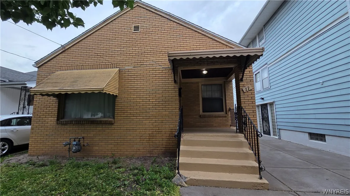 17 Suffolk Street, Buffalo, New York 14215, Buffalo, New York 14215, 2 Bedrooms Bedrooms, 5 Rooms Rooms,1 BathroomBathrooms,Residential Lease,For Rent,17 Suffolk Street, Buffalo, New York 14215,0,B1695413 17 Suffolk Street, Buffalo, New York 14215, Buffalo, New York 14215, 2 Bedrooms Bedrooms, 5 Rooms Rooms,1 BathroomBathrooms,Residential Lease,For Rent,17 Suffolk Street, Buffalo, New York 14215,0,B1695413