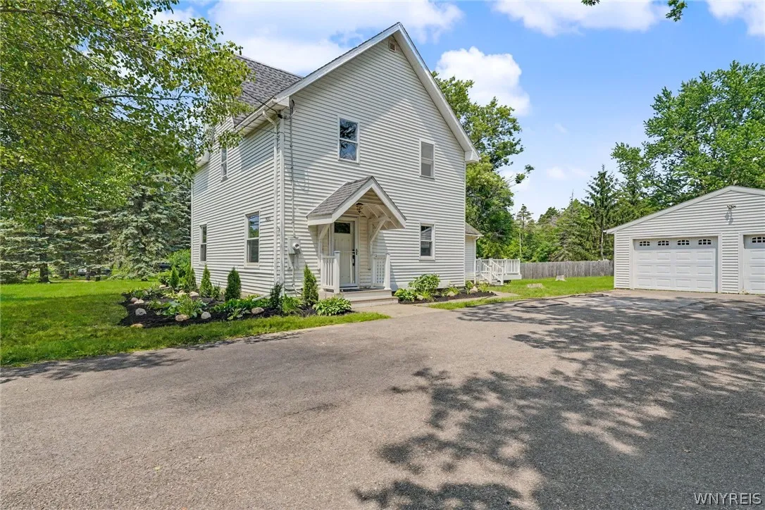 7881 Seneca Street, Elma, New York 14052, Elma, New York 14052, 4 Bedroom Bedrooms, 7 Room Rooms,1 BathroomBathrooms,Residential,For Sale,7881 Seneca Street, Elma, New York 14052,0,B1692208