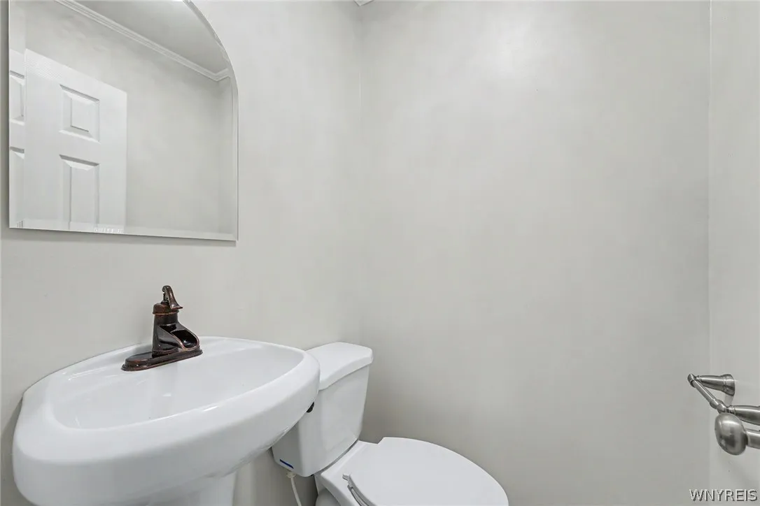 7881 Seneca Street, Elma, New York 14052, Elma, New York 14052, 4 Bedroom Bedrooms, 7 Room Rooms,1 BathroomBathrooms,Residential,For Sale,7881 Seneca Street, Elma, New York 14052,0,B1692208