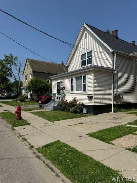 34 Princeton Place, Buffalo, New York 14210, Buffalo, New York 14210, 6 Bedrooms Bedrooms, ,3 BathroomsBathrooms,Residential,For Sale,34 Princeton Place, Buffalo, New York 14210,0,B1695043