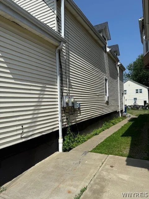 34 Princeton Place, Buffalo, New York 14210, Buffalo, New York 14210, 6 Bedrooms Bedrooms, ,3 BathroomsBathrooms,Residential,For Sale,34 Princeton Place, Buffalo, New York 14210,0,B1695043