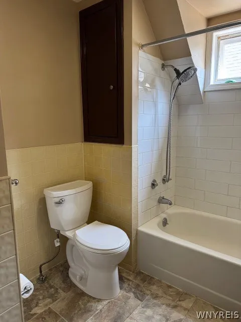 34 Princeton Place, Buffalo, New York 14210, Buffalo, New York 14210, 6 Bedrooms Bedrooms, ,3 BathroomsBathrooms,Residential,For Sale,34 Princeton Place, Buffalo, New York 14210,0,B1695043