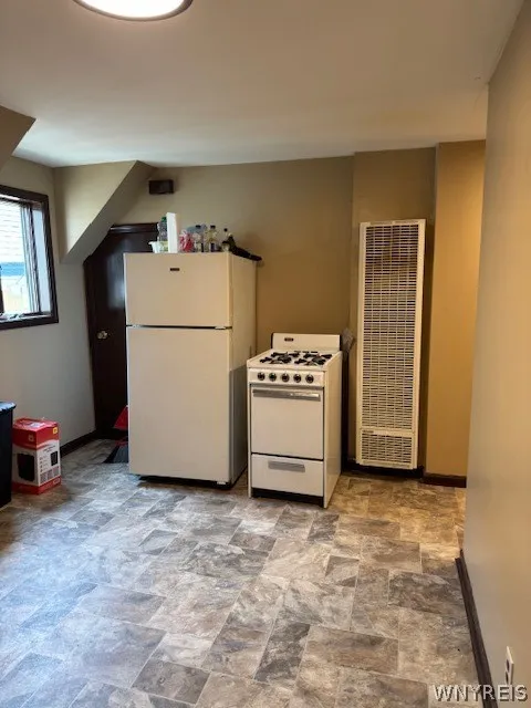 34 Princeton Place, Buffalo, New York 14210, Buffalo, New York 14210, 6 Bedrooms Bedrooms, ,3 BathroomsBathrooms,Residential,For Sale,34 Princeton Place, Buffalo, New York 14210,0,B1695043