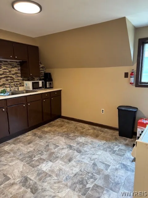 34 Princeton Place, Buffalo, New York 14210, Buffalo, New York 14210, 6 Bedrooms Bedrooms, ,3 BathroomsBathrooms,Residential,For Sale,34 Princeton Place, Buffalo, New York 14210,0,B1695043