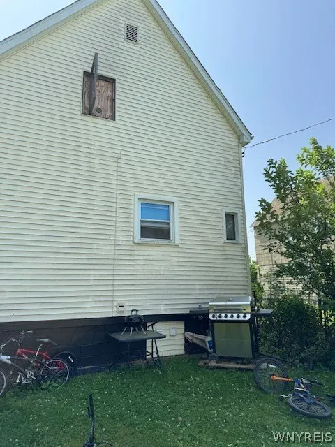 34 Princeton Place, Buffalo, New York 14210, Buffalo, New York 14210, 6 Bedrooms Bedrooms, ,3 BathroomsBathrooms,Residential,For Sale,34 Princeton Place, Buffalo, New York 14210,0,B1695043