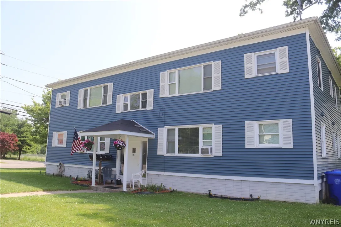 305 Burch Avenue, West Seneca, New York 14210, West Seneca, New York 14210, 8 Bedrooms Bedrooms, ,4 BathroomsBathrooms,Residential,For Sale,305 Burch Avenue, West Seneca, New York 14210,0,B1695466