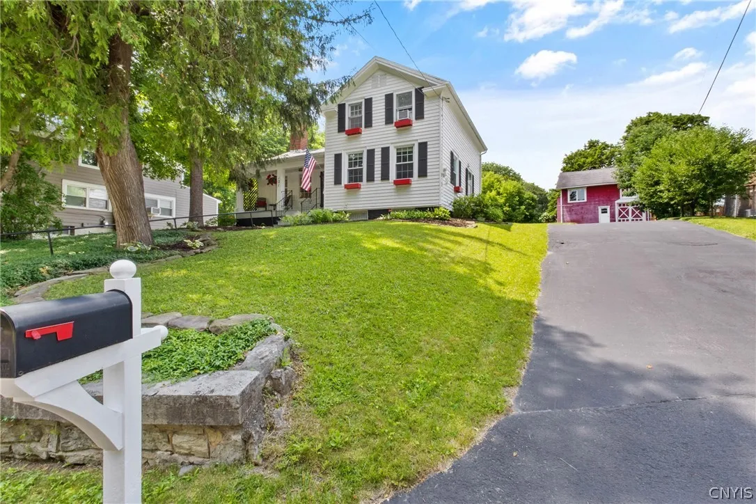 Welcome to 121  Lake St,  Chittenango, 13037.  This home has a barn
   with a workshop on the 1st floor, and a family room upstairs.