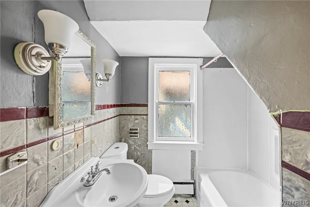105 Kelburn Street, Buffalo, New York 14206, Buffalo, New York 14206, 6 Bedrooms Bedrooms, 7 Rooms Rooms,1 BathroomBathrooms,Residential,For Sale,105 Kelburn Street, Buffalo, New York 14206,0,B1695557