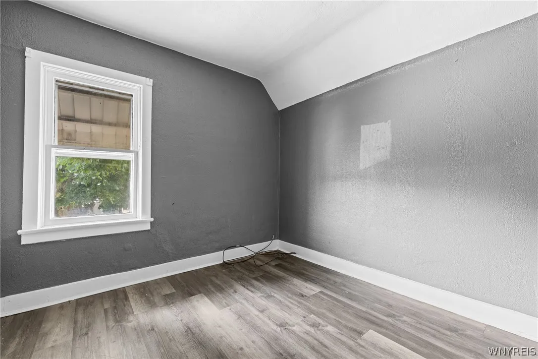 105 Kelburn Street, Buffalo, New York 14206, Buffalo, New York 14206, 6 Bedrooms Bedrooms, 7 Rooms Rooms,1 BathroomBathrooms,Residential,For Sale,105 Kelburn Street, Buffalo, New York 14206,0,B1695557