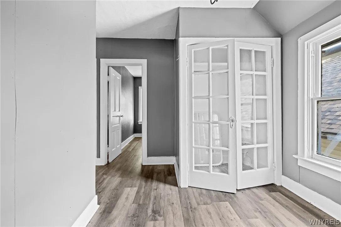 105 Kelburn Street, Buffalo, New York 14206, Buffalo, New York 14206, 6 Bedrooms Bedrooms, 7 Rooms Rooms,1 BathroomBathrooms,Residential,For Sale,105 Kelburn Street, Buffalo, New York 14206,0,B1695557