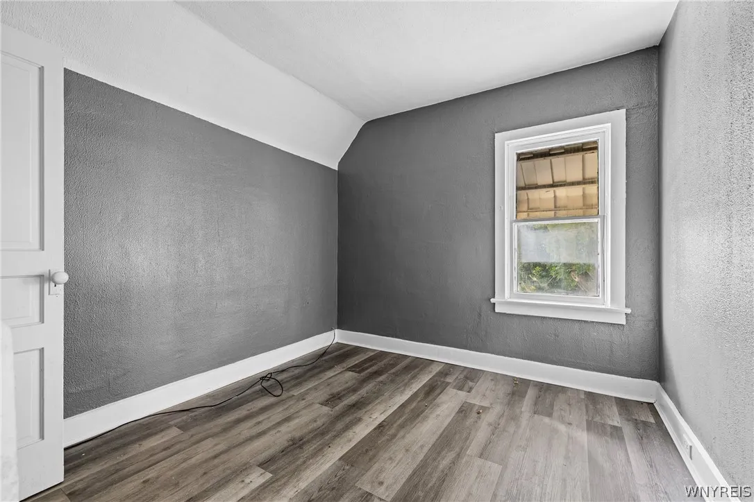 105 Kelburn Street, Buffalo, New York 14206, Buffalo, New York 14206, 6 Bedrooms Bedrooms, 7 Rooms Rooms,1 BathroomBathrooms,Residential,For Sale,105 Kelburn Street, Buffalo, New York 14206,0,B1695557
