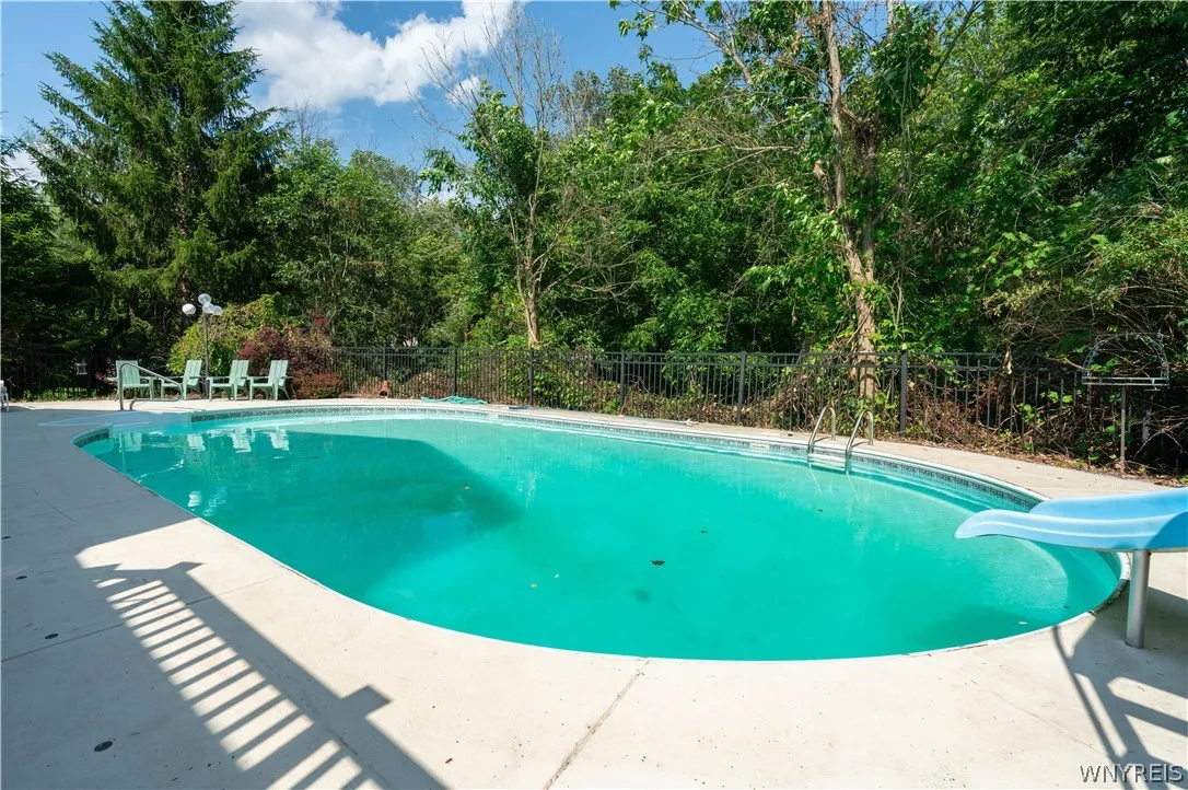 6225 Country Walk Court, Clarence, New York 14032, Clarence, New York 14032, 4 Bedrooms Bedrooms, 10 Rooms Rooms,4 BathroomsBathrooms,Residential,For Sale,6225 Country Walk Court, Clarence, New York 14032,0,B1695422