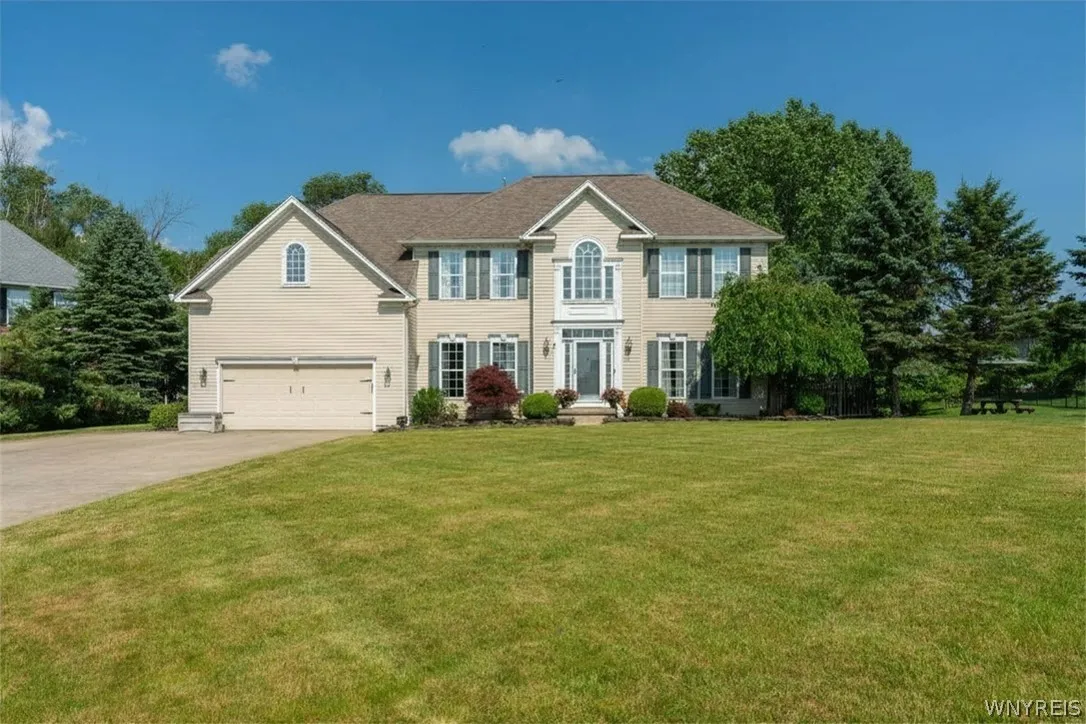 6225 Country Walk Court, Clarence, New York 14032, Clarence, New York 14032, 4 Bedrooms Bedrooms, 10 Rooms Rooms,4 BathroomsBathrooms,Residential,For Sale,6225 Country Walk Court, Clarence, New York 14032,0,B1695422