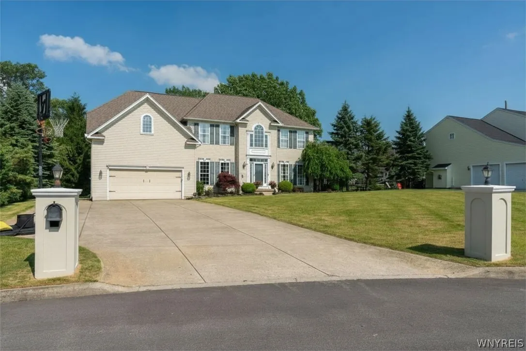 6225 Country Walk Court, Clarence, New York 14032, Clarence, New York 14032, 4 Bedrooms Bedrooms, 10 Rooms Rooms,4 BathroomsBathrooms,Residential,For Sale,6225 Country Walk Court, Clarence, New York 14032,0,B1695422