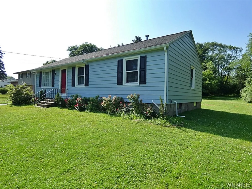 7399 Michael Road, Orchard Park, New York 14127, Orchard Park, New York 14127, 3 Bedrooms Bedrooms, 7 Rooms Rooms,1 BathroomBathrooms,Residential,For Sale,7399 Michael Road, Orchard Park, New York 14127,0,B1695635