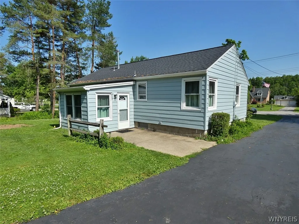 7399 Michael Road, Orchard Park, New York 14127, Orchard Park, New York 14127, 3 Bedrooms Bedrooms, 7 Rooms Rooms,1 BathroomBathrooms,Residential,For Sale,7399 Michael Road, Orchard Park, New York 14127,0,B1695635