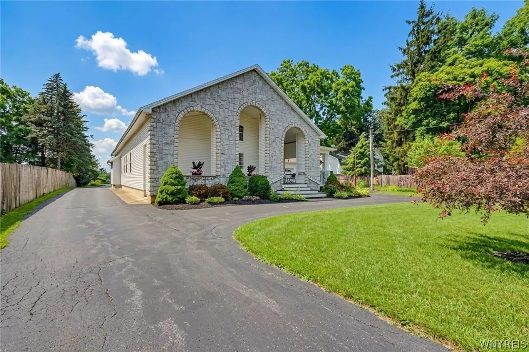 6790 Gowanda State Road, Hamburg, New York 14075, Hamburg, New York 14075, 4 Bedrooms Bedrooms, 8 Rooms Rooms,2 BathroomsBathrooms,Residential,For Sale,6790 Gowanda State Road, Hamburg, New York 14075,0,B1694473