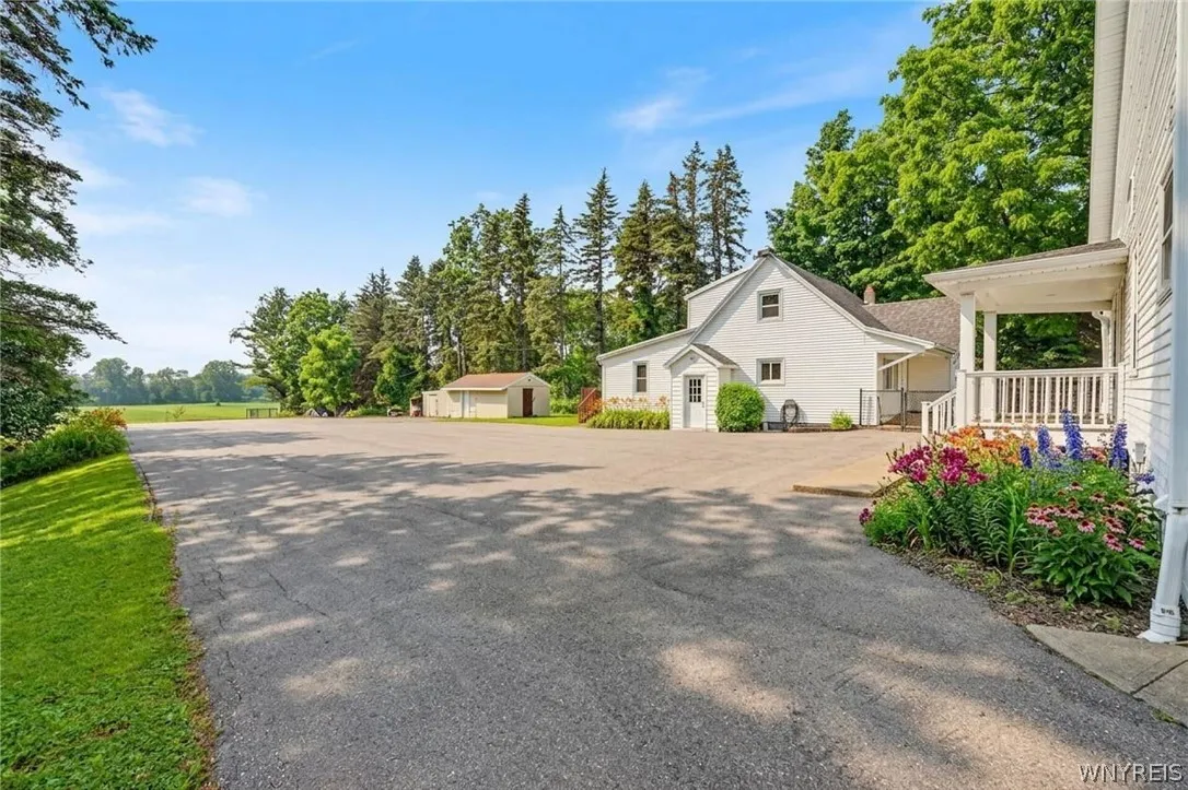 6790 Gowanda State Road, Hamburg, New York 14075, Hamburg, New York 14075, 4 Bedrooms Bedrooms, 8 Rooms Rooms,2 BathroomsBathrooms,Residential,For Sale,6790 Gowanda State Road, Hamburg, New York 14075,0,B1694473