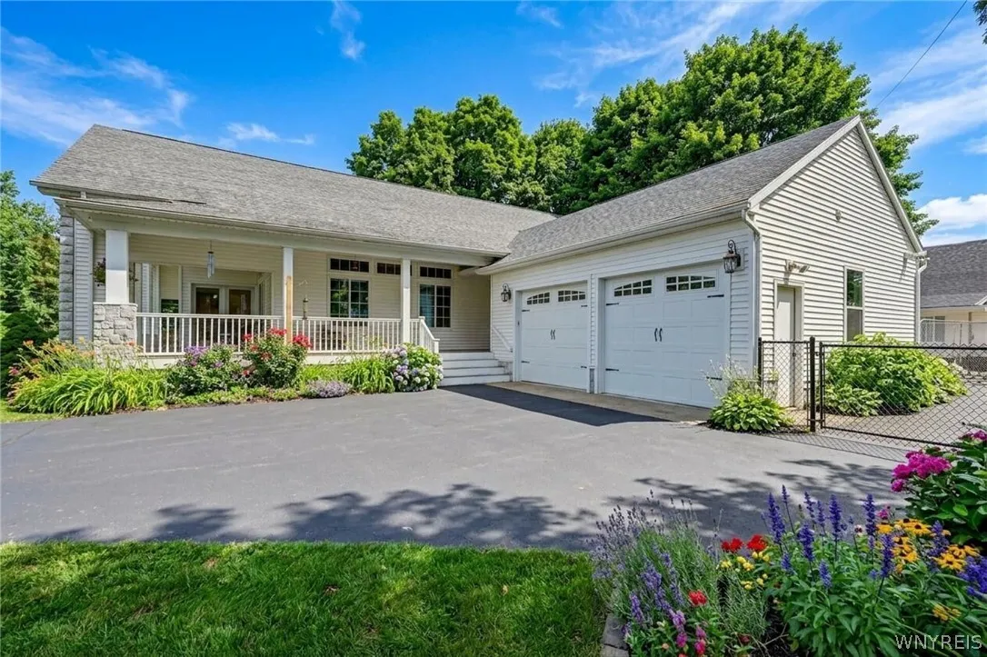 6790 Gowanda State Road, Hamburg, New York 14075, Hamburg, New York 14075, 4 Bedrooms Bedrooms, 8 Rooms Rooms,2 BathroomsBathrooms,Residential,For Sale,6790 Gowanda State Road, Hamburg, New York 14075,0,B1694473