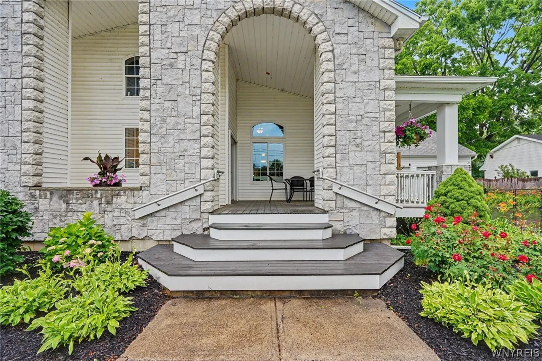 6790 Gowanda State Road, Hamburg, New York 14075, Hamburg, New York 14075, 4 Bedrooms Bedrooms, 8 Rooms Rooms,2 BathroomsBathrooms,Residential,For Sale,6790 Gowanda State Road, Hamburg, New York 14075,0,B1694473