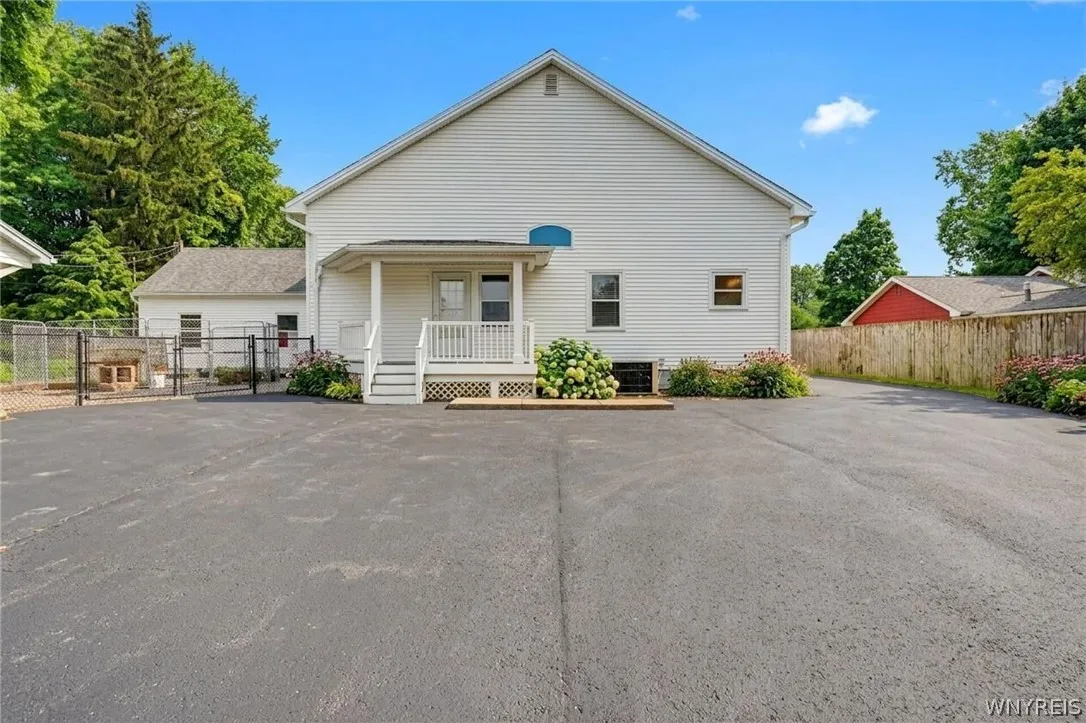 6790 Gowanda State Road, Hamburg, New York 14075, Hamburg, New York 14075, 4 Bedrooms Bedrooms, 8 Rooms Rooms,2 BathroomsBathrooms,Residential,For Sale,6790 Gowanda State Road, Hamburg, New York 14075,0,B1694473