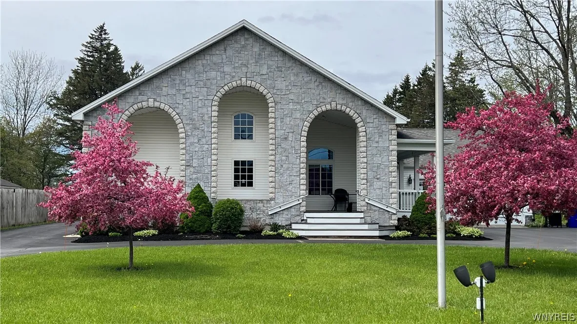 6790 Gowanda State Road, Hamburg, New York 14075, Hamburg, New York 14075, 4 Bedrooms Bedrooms, 8 Rooms Rooms,2 BathroomsBathrooms,Residential,For Sale,6790 Gowanda State Road, Hamburg, New York 14075,0,B1694473