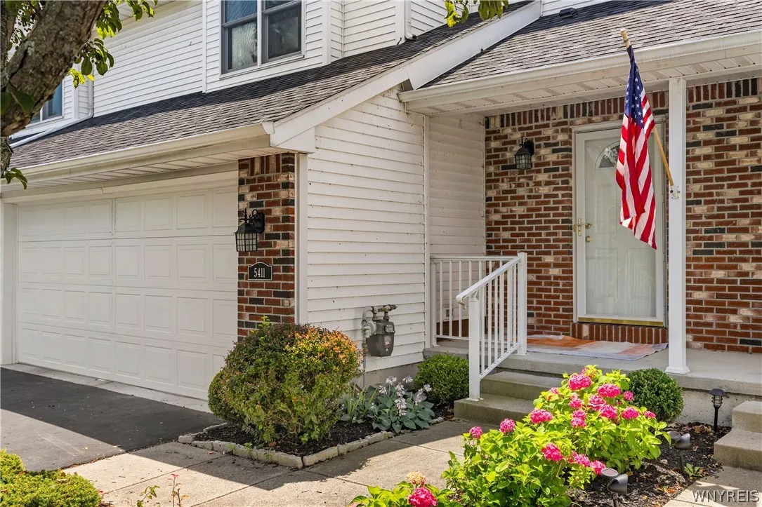 5411 Village Station Circle, Clarence, New York 14, Clarence, New York 14221, 2 Bedrooms Bedrooms, 6 Rooms Rooms,1 BathroomBathrooms,Residential Lease,For Rent,5411 Village Station Circle, Clarence, New York 14,0,B1695663