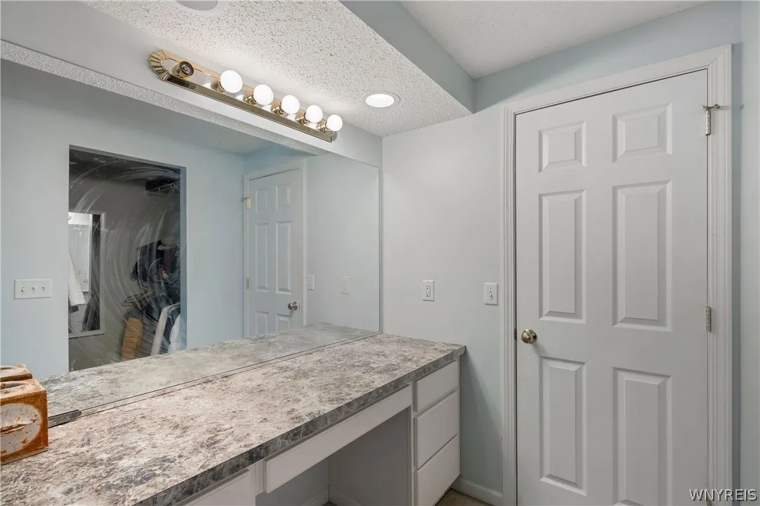 5411 Village Station Circle, Clarence, New York 14, Clarence, New York 14221, 2 Bedrooms Bedrooms, 6 Rooms Rooms,1 BathroomBathrooms,Residential Lease,For Rent,5411 Village Station Circle, Clarence, New York 14,0,B1695663