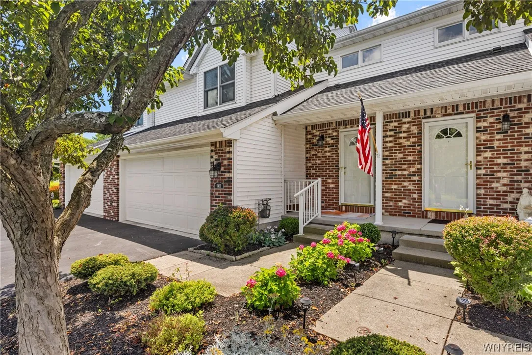 5411 Village Station Circle, Clarence, New York 14, Clarence, New York 14221, 2 Bedrooms Bedrooms, 6 Rooms Rooms,1 BathroomBathrooms,Residential Lease,For Rent,5411 Village Station Circle, Clarence, New York 14,0,B1695663