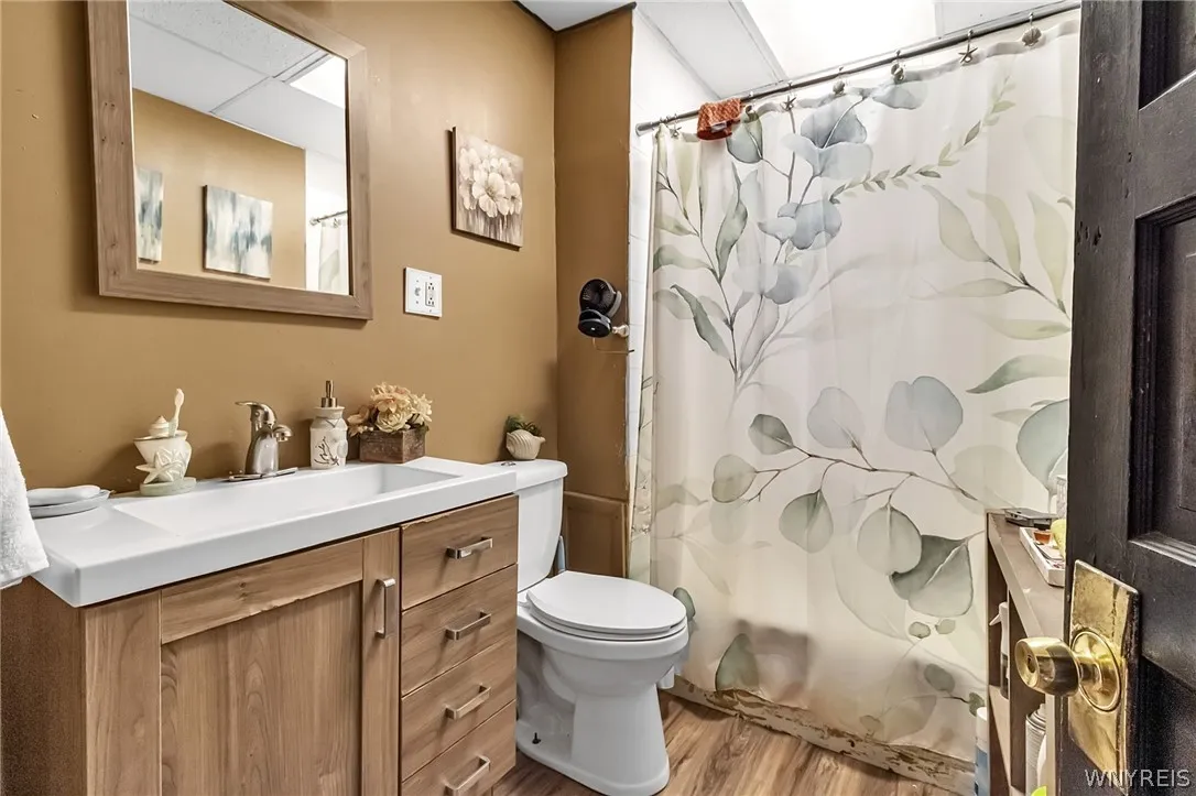 Upper bathroom