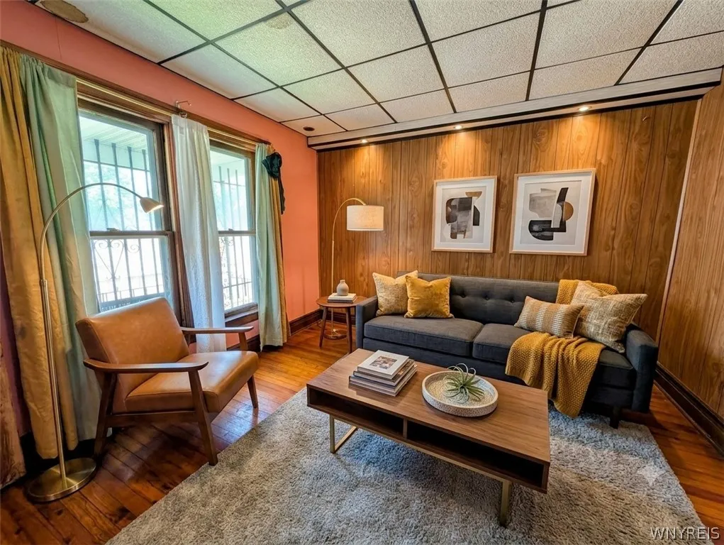 325 Box Avenue, Buffalo, New York 14211, Buffalo, New York 14211, 3 Bedrooms Bedrooms, 6 Rooms Rooms,1 BathroomBathrooms,Residential Lease,For Rent,325 Box Avenue, Buffalo, New York 14211,0,B1695677