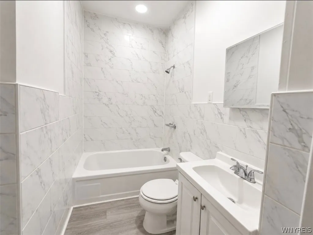 392 Leroy Avenue, Buffalo, New York 14214, Buffalo, New York 14214, 5 Bedrooms Bedrooms, ,2 BathroomsBathrooms,Residential,For Sale,392 Leroy Avenue, Buffalo, New York 14214,0,B1695826