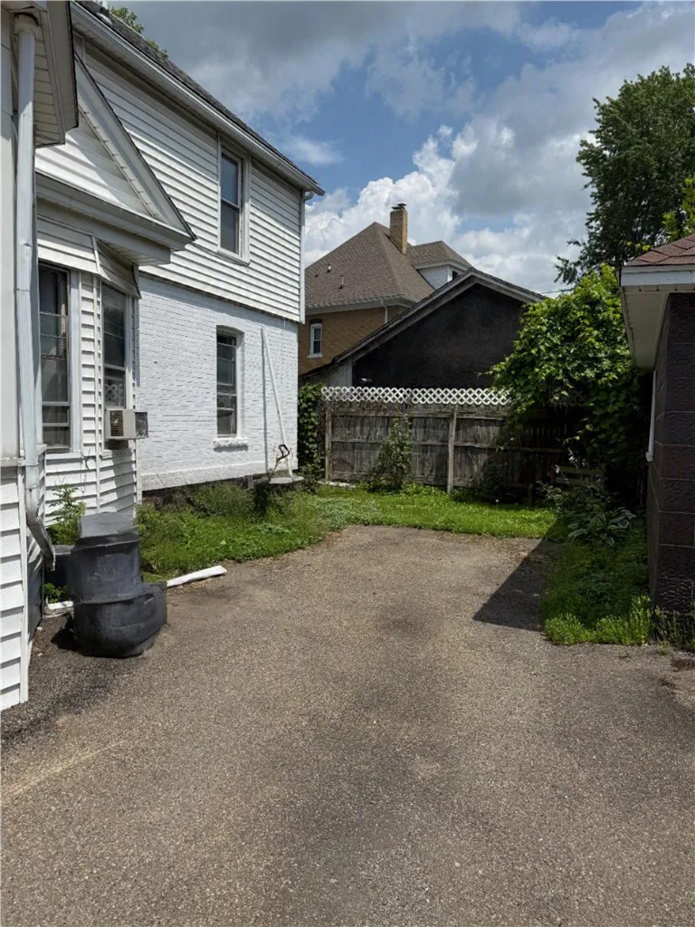 7 Bostwick Place, Hornell, New York 14843, Hornell, New York 14843, 4 Bedrooms Bedrooms, ,2 BathroomsBathrooms,Residential,For Sale,7 Bostwick Place, Hornell, New York 14843,0,R1693505
