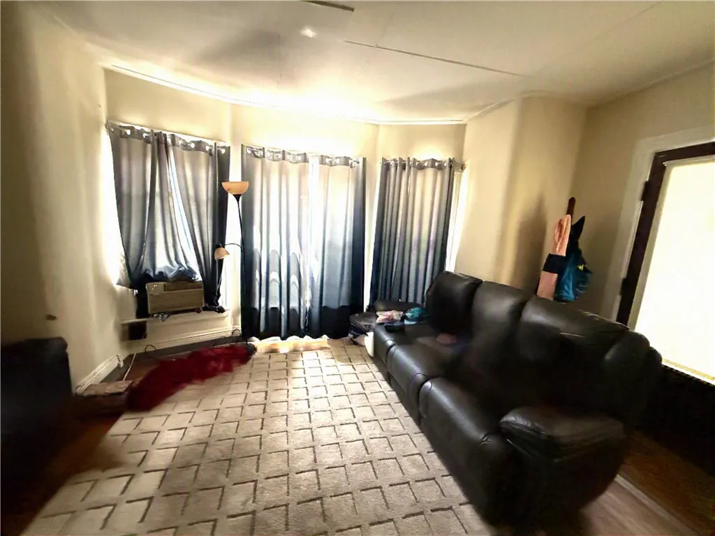 7 Bostwick Place, Hornell, New York 14843, Hornell, New York 14843, 4 Bedrooms Bedrooms, ,2 BathroomsBathrooms,Residential,For Sale,7 Bostwick Place, Hornell, New York 14843,0,R1693505
