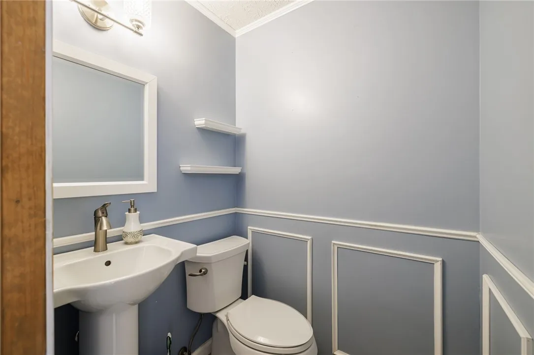 36 Kimbrook Drive, Greece, New York 14612, Greece, New York 14612, 3 Bedrooms Bedrooms, 7 Rooms Rooms,1 BathroomBathrooms,Residential,For Sale,36 Kimbrook Drive, Greece, New York 14612,0,R1695905