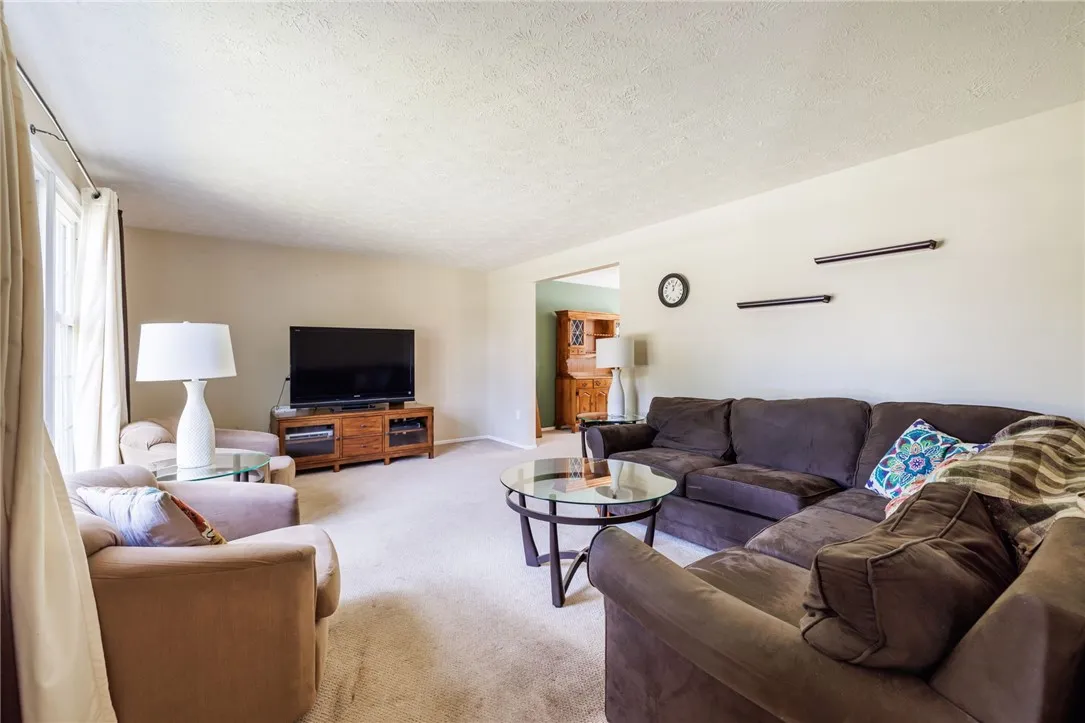 36 Kimbrook Drive, Greece, New York 14612, Greece, New York 14612, 3 Bedrooms Bedrooms, 7 Rooms Rooms,1 BathroomBathrooms,Residential,For Sale,36 Kimbrook Drive, Greece, New York 14612,0,R1695905