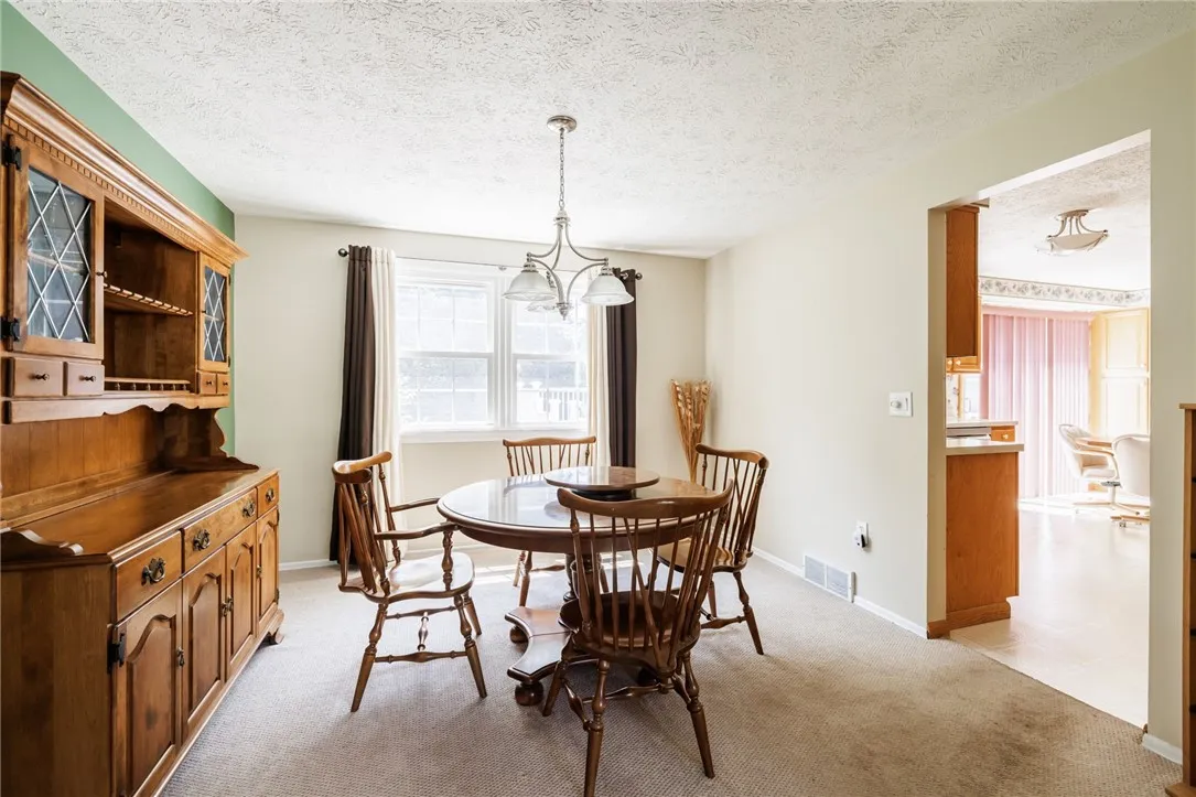 36 Kimbrook Drive, Greece, New York 14612, Greece, New York 14612, 3 Bedrooms Bedrooms, 7 Rooms Rooms,1 BathroomBathrooms,Residential,For Sale,36 Kimbrook Drive, Greece, New York 14612,0,R1695905